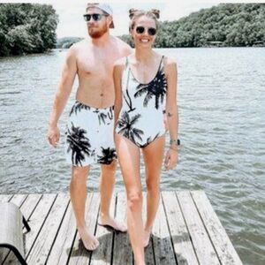 PALM TREE ONE PIECE SWIMSUIT W/MOULDED CUPS AND OPEN BACK SZ‎ S